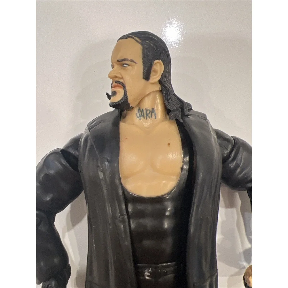 2004 WWE The Undertaker‎ 7